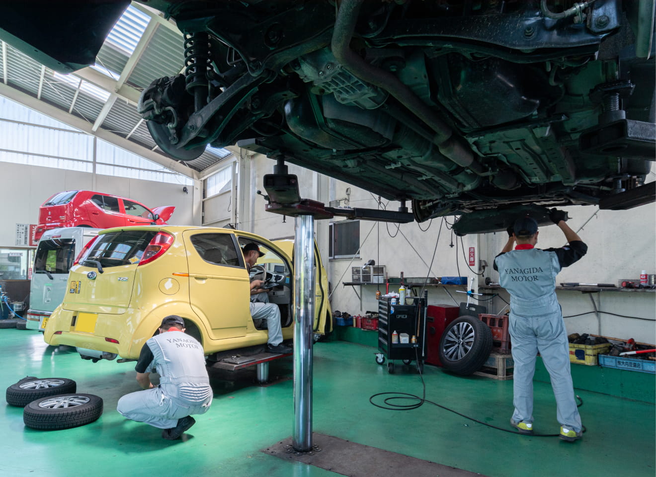 中古車も自社工場で徹底的に点検・整備